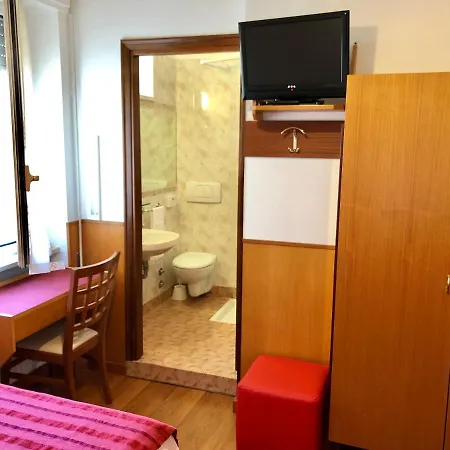 Signa Hotel 2*