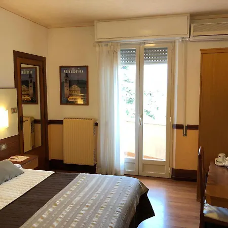 Hotel Signa 2*